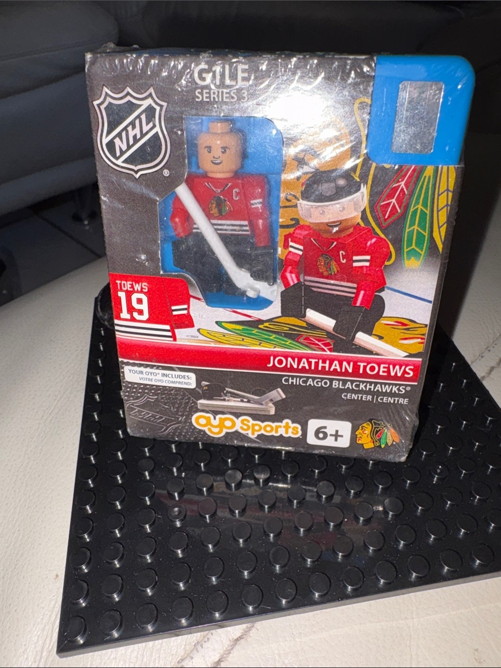 Chicago Blackhawks Jonathan Toews Minifigure - Red